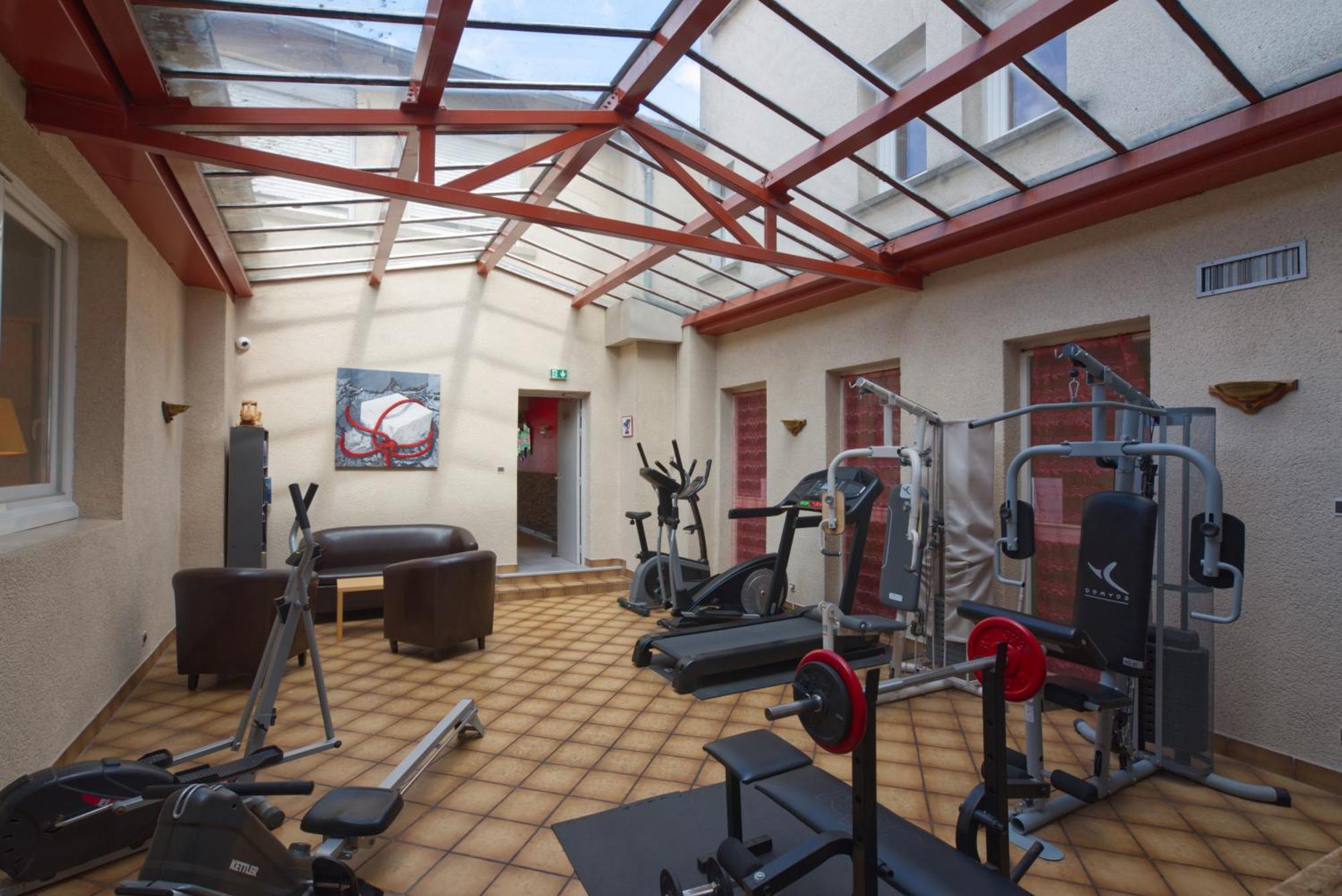 Logis Hotel Centrotel Et Spa Bulles D'Allier Montmarault Zewnętrze zdjęcie