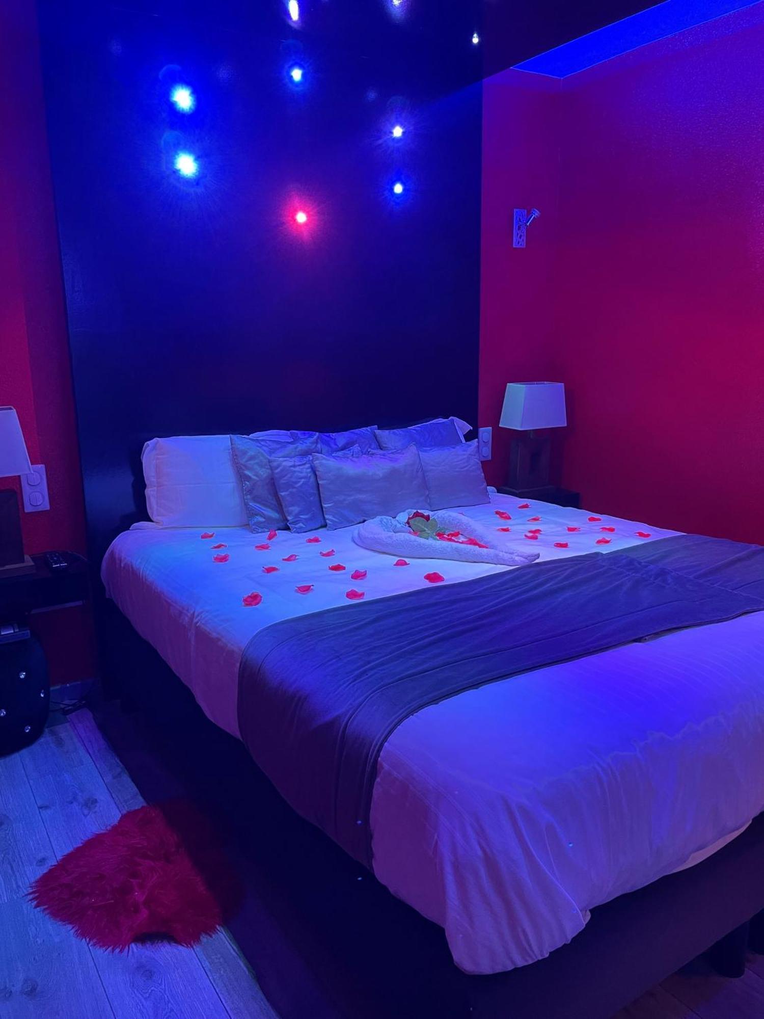 Logis Hotel Centrotel Et Spa Bulles D'Allier Montmarault Zewnętrze zdjęcie