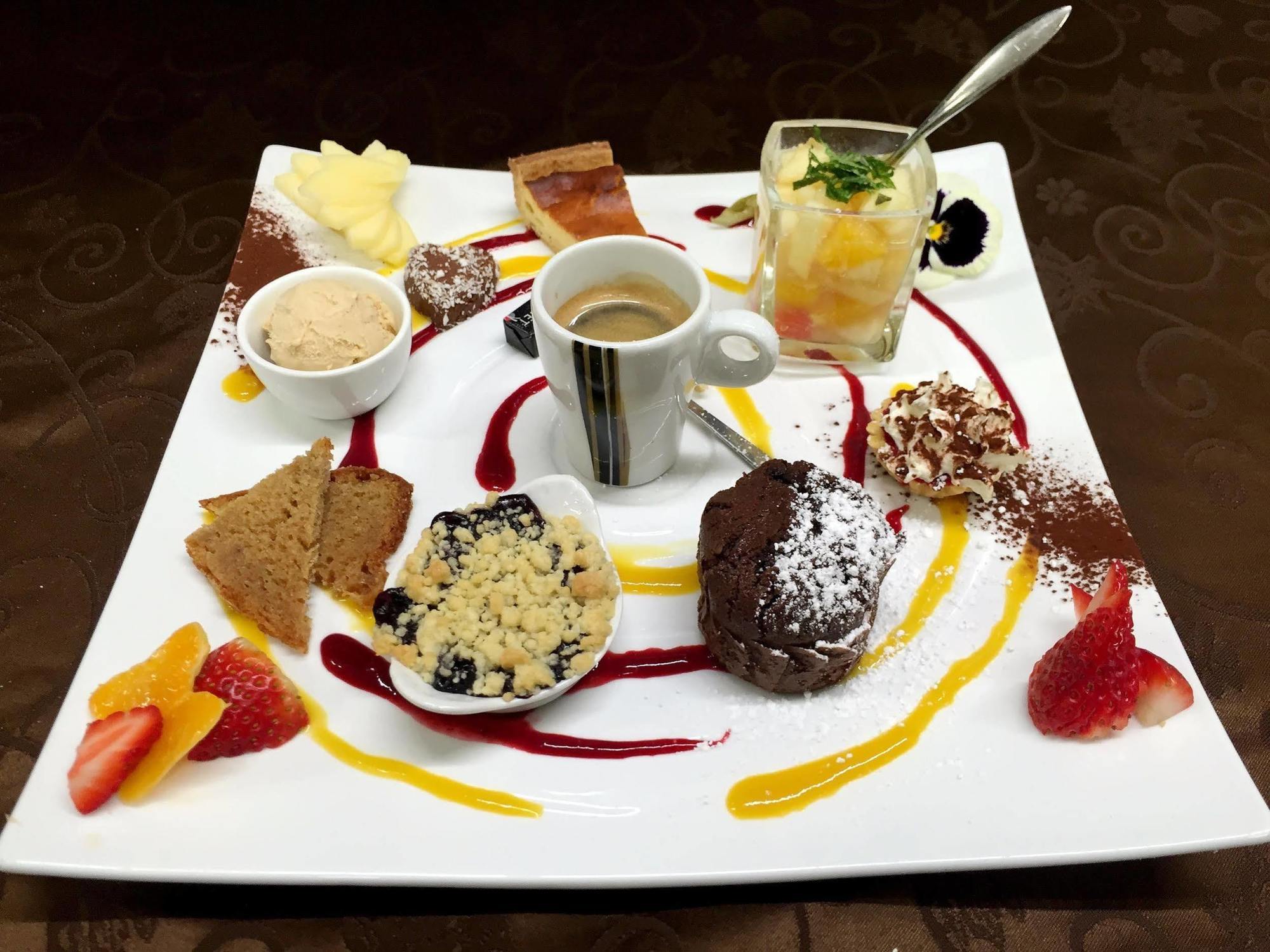 Logis Hotel Centrotel Et Spa Bulles D'Allier Montmarault Zewnętrze zdjęcie