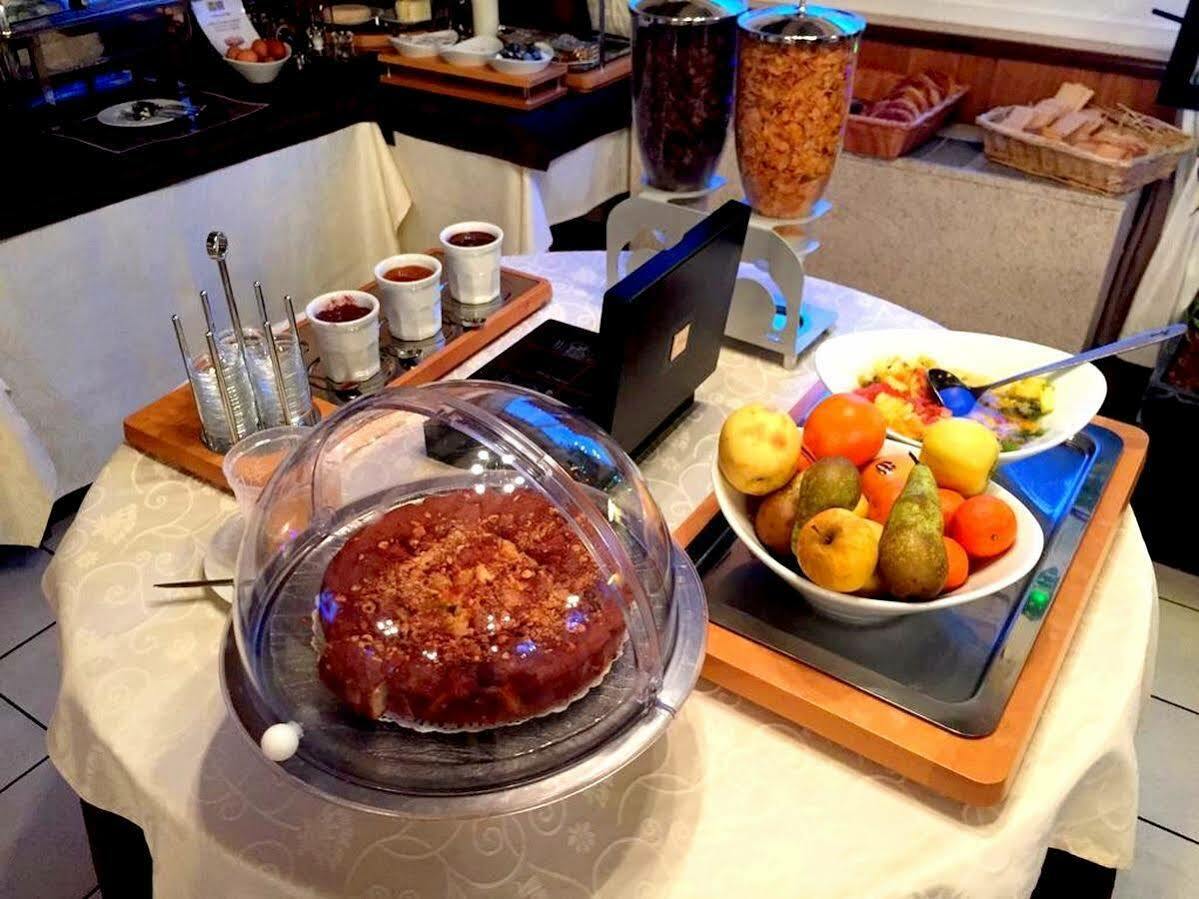 Logis Hotel Centrotel Et Spa Bulles D'Allier Montmarault Zewnętrze zdjęcie